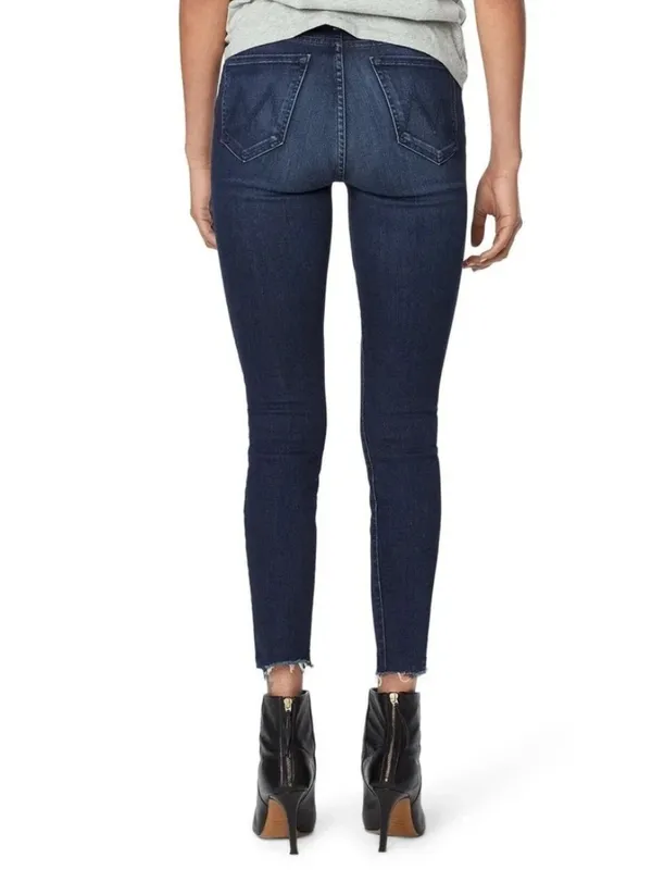 Mother High Waisted Looker Jeans in Tongue and Chic - Image 3