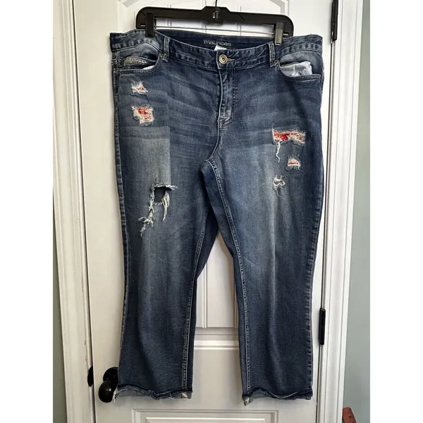 Maurices Distressed Denim Capri Jeans 15/16 Stretch Raw Hem Plus Size Blue - Image 2