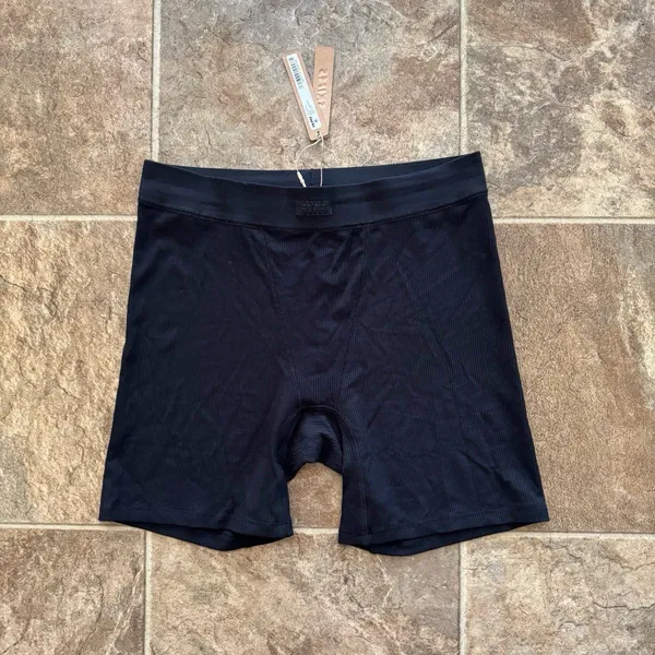 Skims Soft Lounge Boxer Onyx Size Small - Image 2