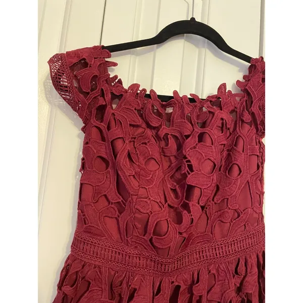 Chi‎ Chi London Midi Dress Crochet Lace Burgundy Off The Shoulder US 4 Romantic - Image 5