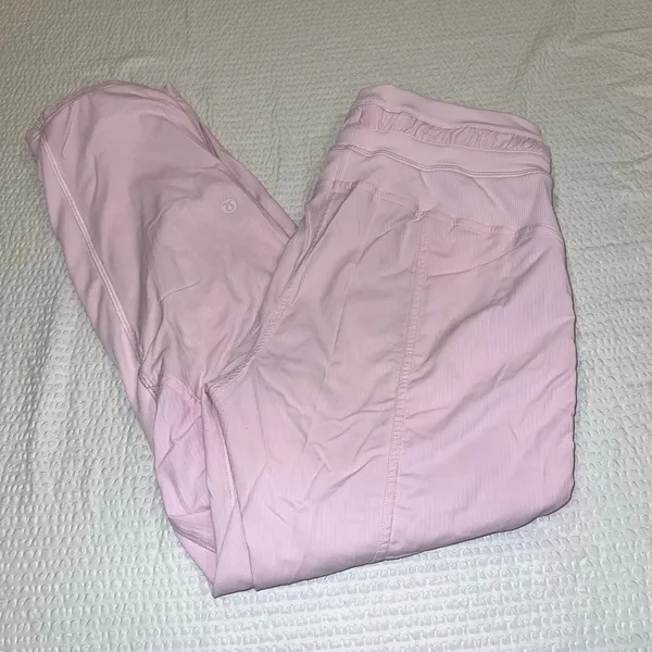 Lululemon Dance Studio Mid-Rise Cropped Pants Pink Haze 4 women - Image 3