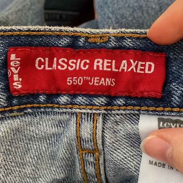 Levi’s 550 Classic relaxed 100% cotton rigid denim light wash jeans sz 6 - Image 9