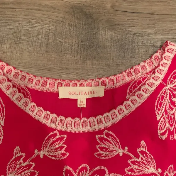 Solitaire Embroidered Hobo Blouse Hot Pink Size Medium NWOT - Image 2