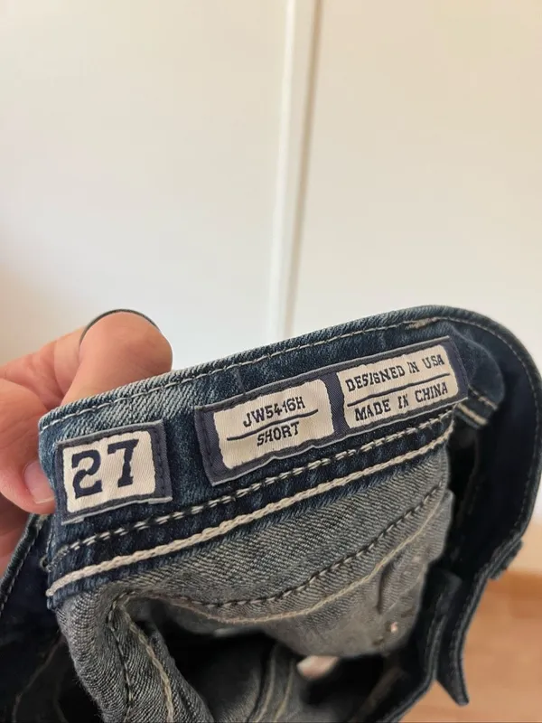 Miss Me Jean Shorts Woman’s Size 27 - Image 9