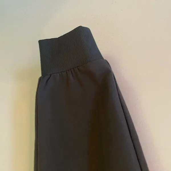 FIGS Charcoal Gray Zamora Jogger Scrub Pants Uniform Women's size Small Petite - Image 4