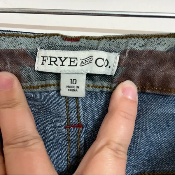 Frye and Co Women's High Rise Raw Hem Button Fly Boot Cut Jeans Size 10‎ - Image 7