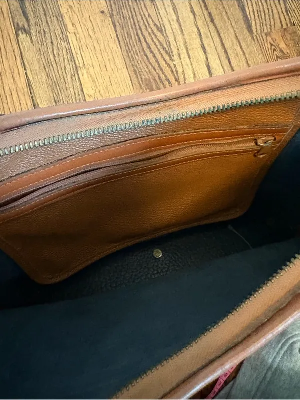 Dooney & Bourke Vintage Navy Blue Pebbled Leather Hobo Shoulder Bag Tan Trim - Image 5