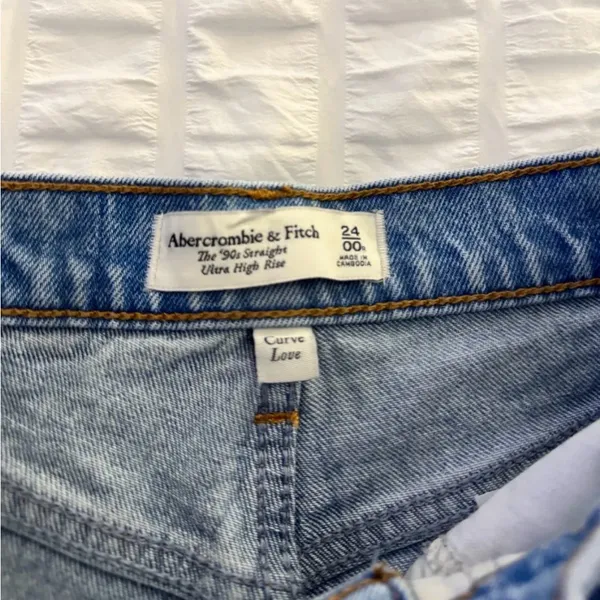 Abercrombie & Fitch 90s Straight Ultra High Rise Curve Love Jeans - Image 2