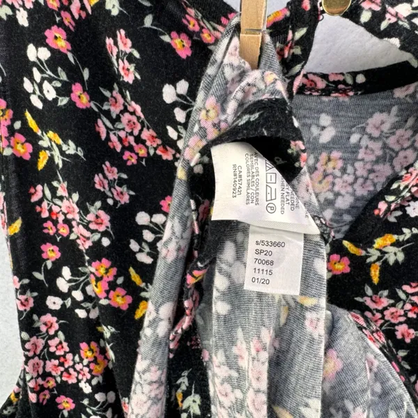 Loft Tank Top Sz M Black multicolor flowers back keyhole gold button - Image 7