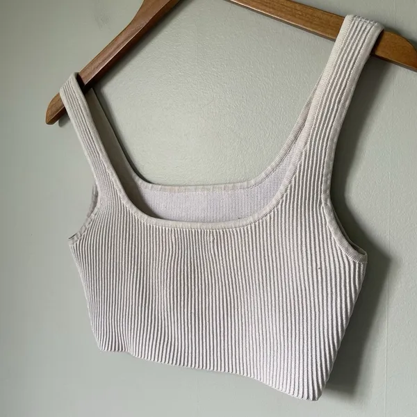 Babaton Aritizia Knit Ribbed Crop Top Tank Top White Cream Women's Small - Image 4