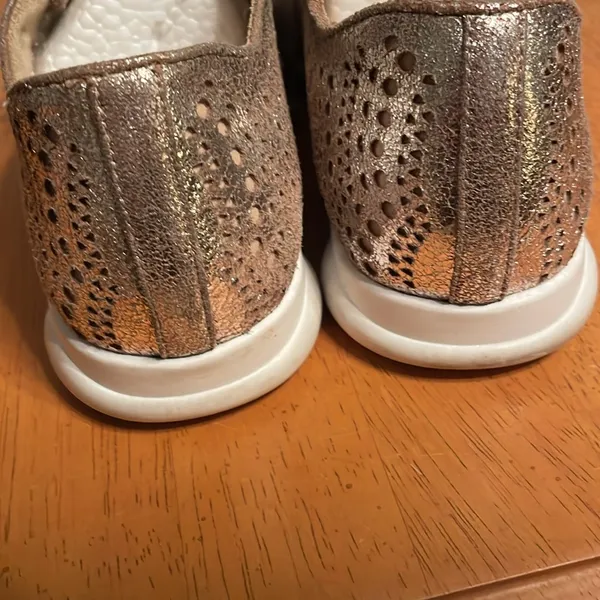 Vaneli Laren Laser Cut Leather Sneakers Gold Size 9 - Image 5