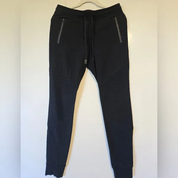 Alo Yoga Women’s Urban Moto Sweatpant, M, Black - Image 4