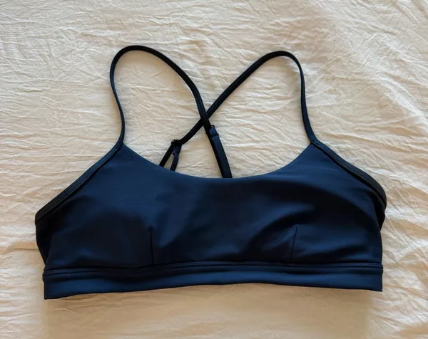 Alo Yoga Airlift Intrigue Bra Navy - Image 3