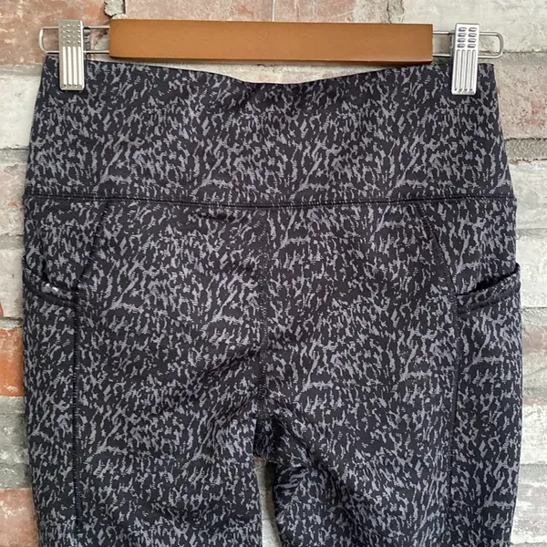 All in Motion Black and Gray Animal Print Workout Leggings Size XS - Image 6