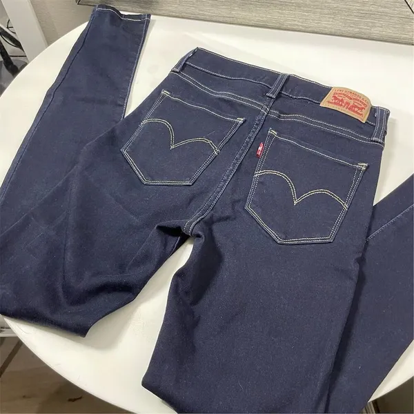 Levi's Women's 720 High Rise Super Skinny Jeans Size 26 Dark Blue - Image 7