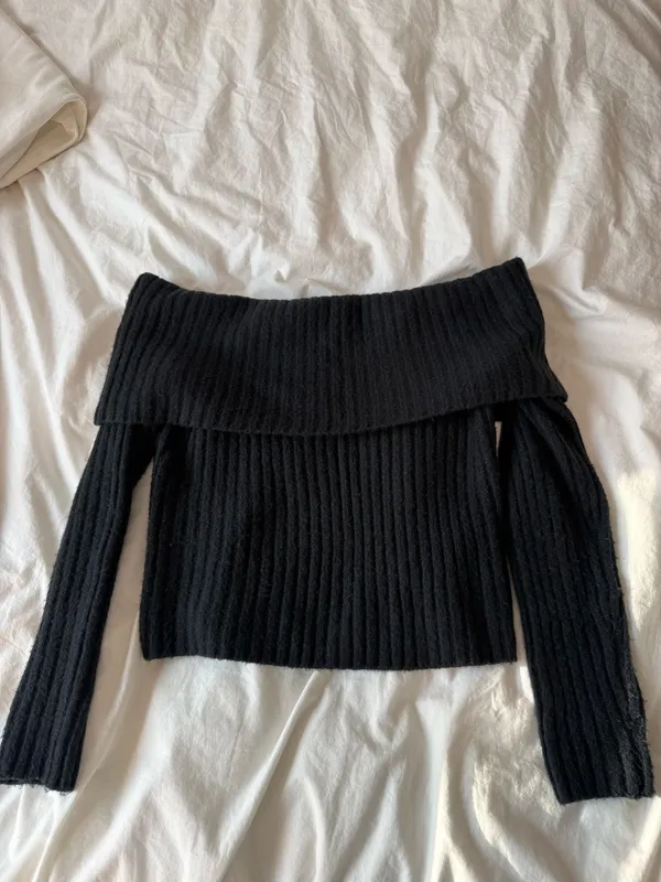Abercrombie Ribber Foldover Off the Shoulder Black Sweater - Image 4