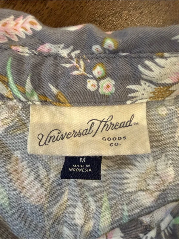 Universal Thread Floral Short Sleeve Button-Front Top  Medium - C16-061 - Image 3