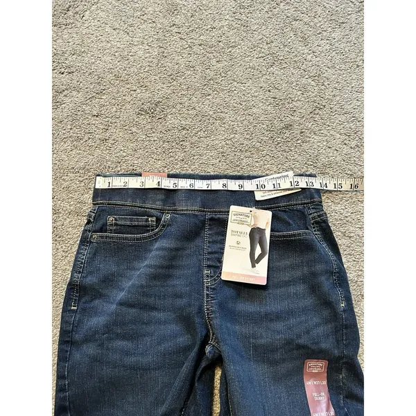 Levi & Strauss Women's Signature Gold Totally Shaping Pull On Skinny 4M 27‎ X 30 - Image 6