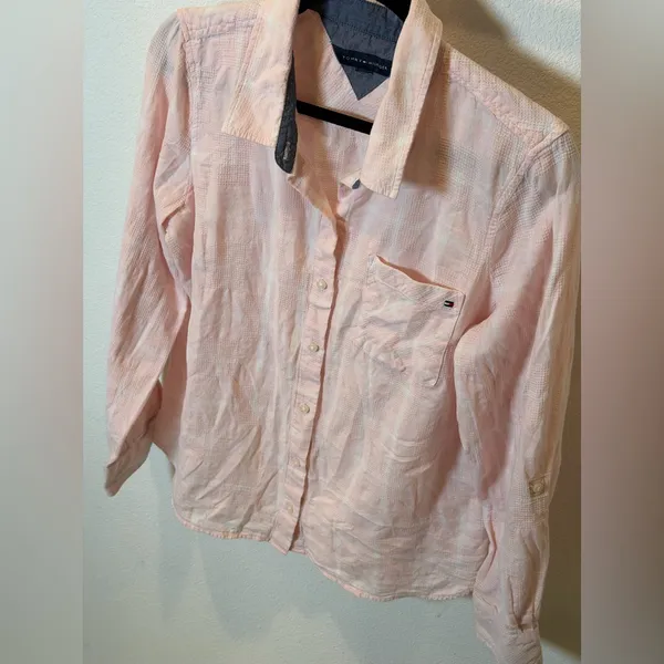 Tommy Hilfiger Pink Textured Button Down Shirt – Women’s Medium - Image 4
