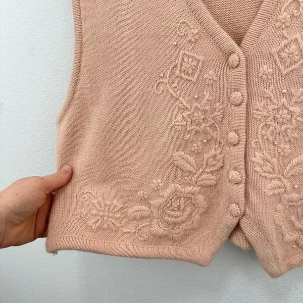 Cricket Lane Petites Vintage Pink‎ Peach Knit Vest Embellished Floral Grannycore - Image 4