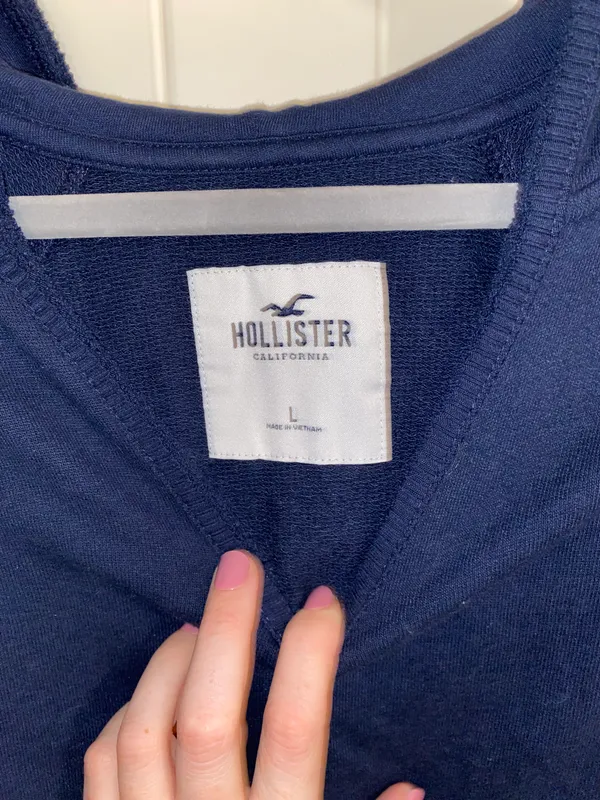 Hollister Cropped Navy Hoodie - Image 4