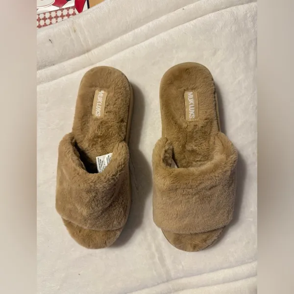 NWT MUK LUKS faux fur platform slipper, size medium (9-10) - Image 15