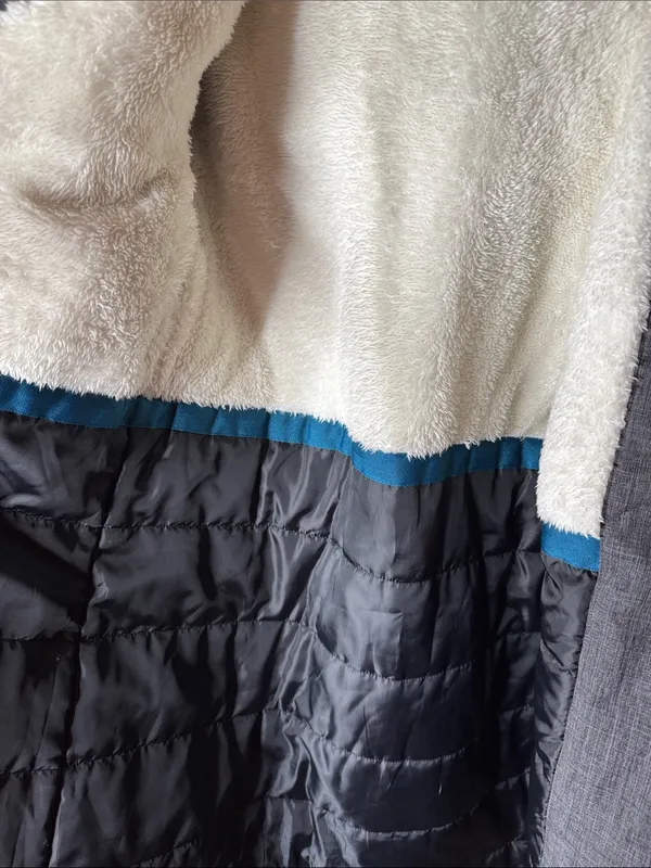 All in Motion Gray Faux Fur Lined Hooded Winter Parka Coat Size Medium - Image 9