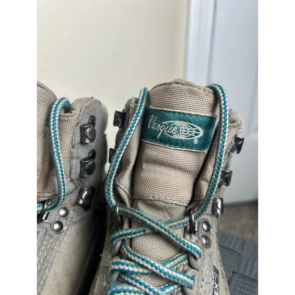Vasque Hiking Boots Women's Size 6 GORE-TEX Outdoor Waterproof Camping Shoes - Image 11