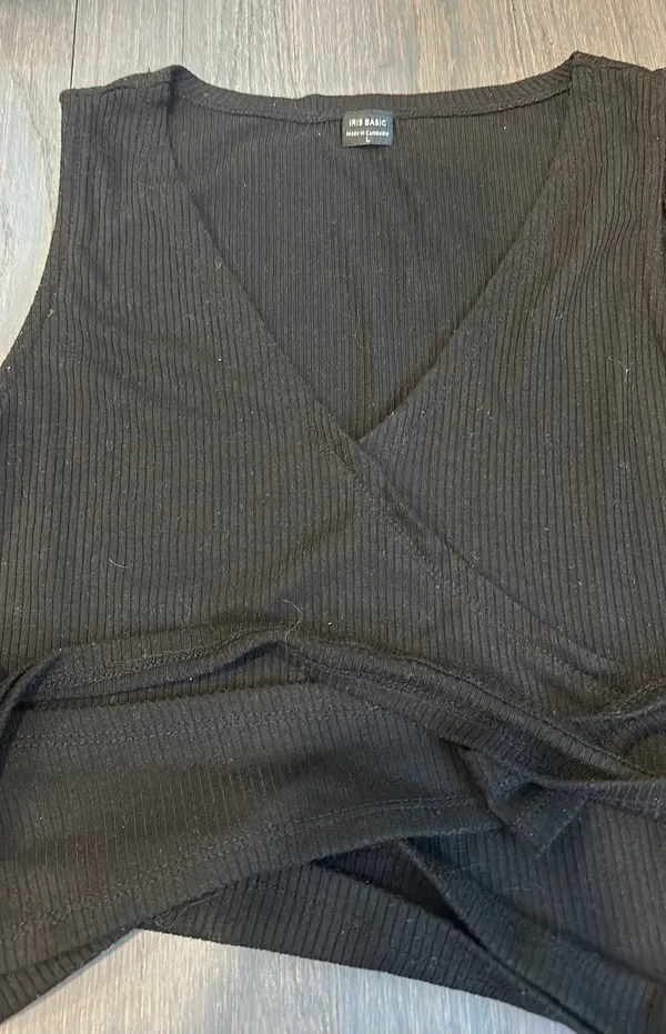 Iris basic Black Wrap Around Tank Top - Image 2
