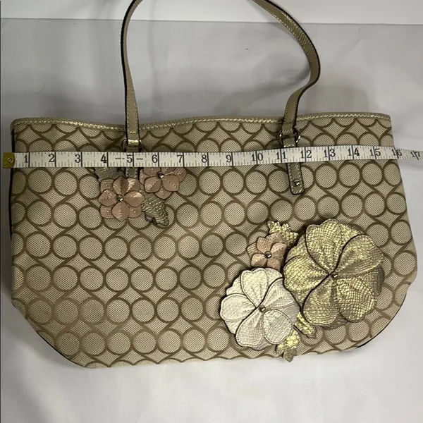 Nine West Cream and Pink Totes Elegant and Spacious - Image 10