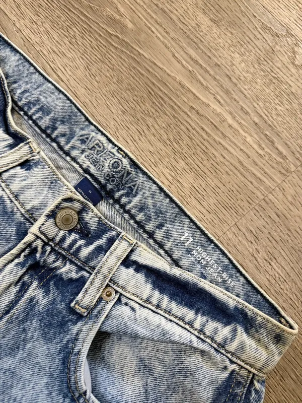 •Arizona• Highest Rise Mom Jeans - Image 5