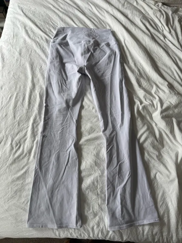 Alo Yoga Airbrush High-Waisted 7/8 Bootcut Leggings - Image 4
