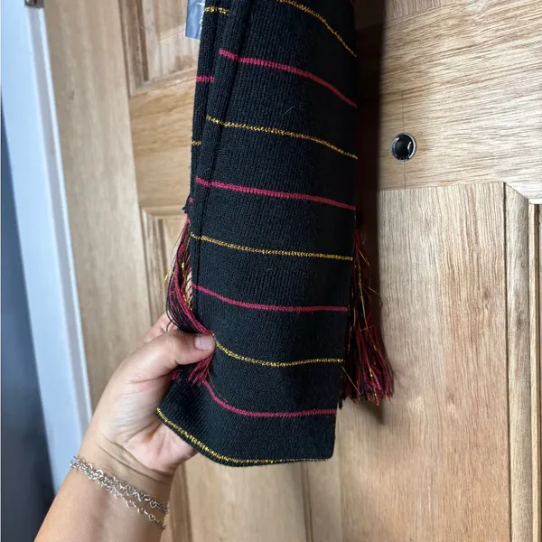 Harry Potter Gryffindor Scarf - Black with Red & Gold Stripes - Image 4