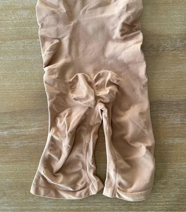 Skims Seamless Sculpt Bodysuit L/XL - Image 5