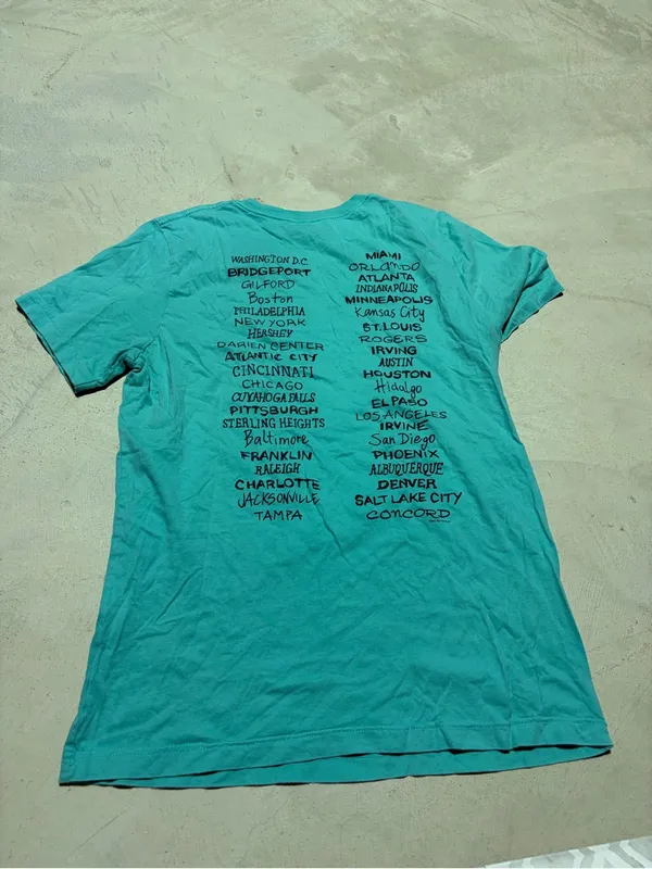 Big time rush BTR forever tour 2022 Teal Graphic T-Shirt medium - Image 5