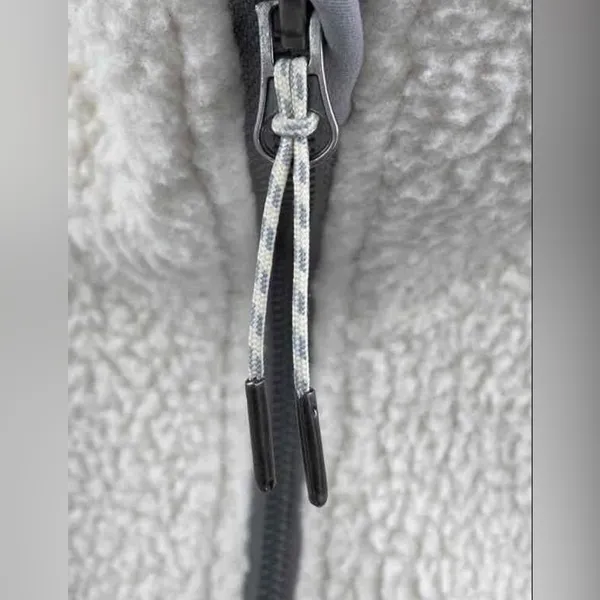 Vuori Alpine Sherpa Jacket Size Medium - Image 4