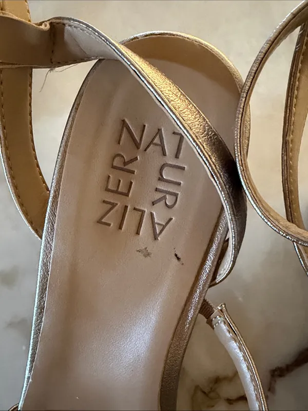 Naturalizer Rizzo gold heels - Image 10