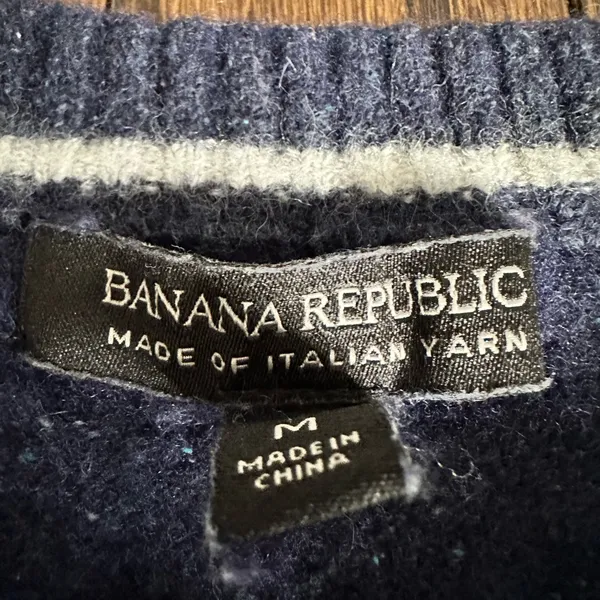 GAP Wool & Silk Mix Crewneck Sweater Medium M - Image 4