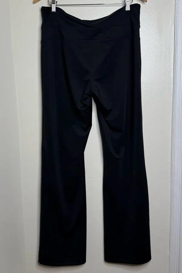 FREE w/ any purchase Black Under Armour Yoga Workout Pants Size Large 34” inseam - Image 6
