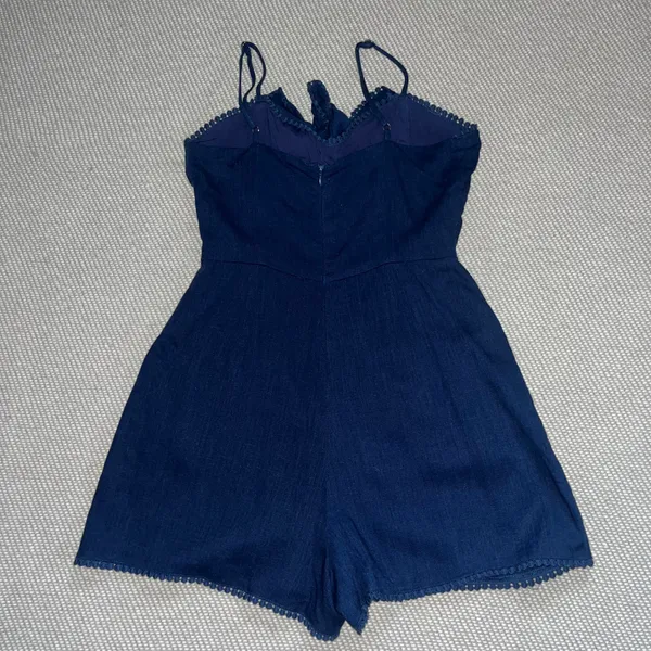 HYFVE Navy Blue Lightweight Denim Bow Front Romper Sz M - Image 2