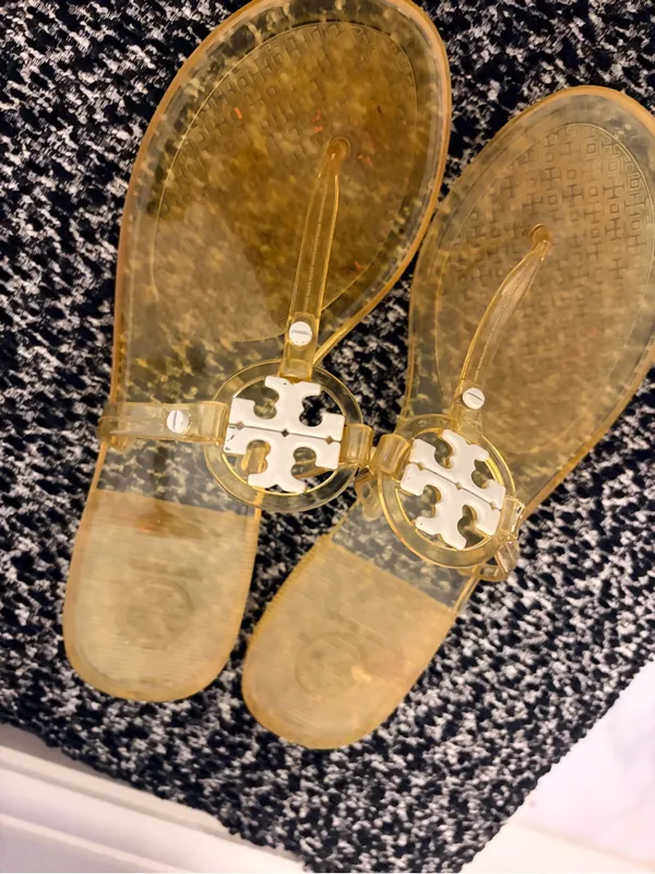 Tory Burch Transparent Yellow Jelly Logo Thong Sandals - Image 3