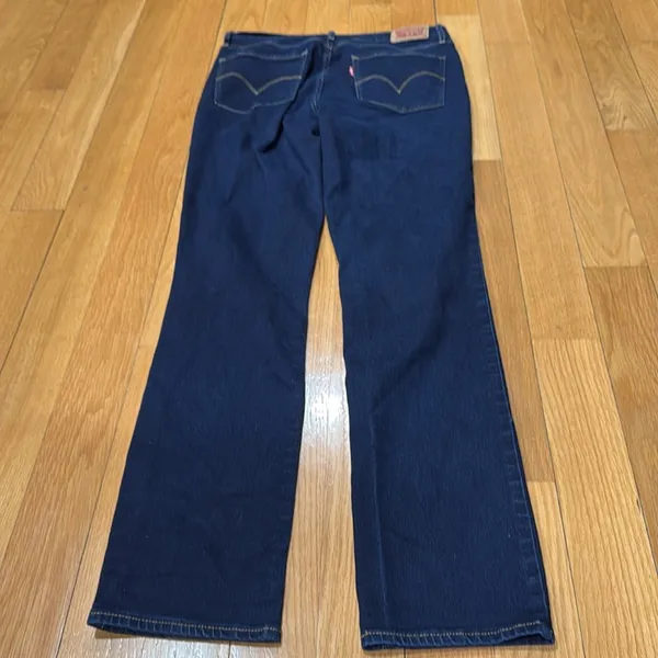 Levi's women’s 724 high rise straight jeans size 30. - Image 7