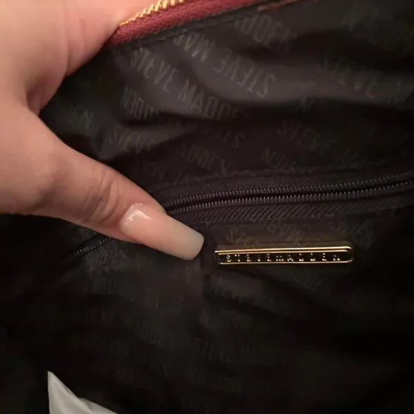 Red Steve Madden Crossbody Purse - Image 4