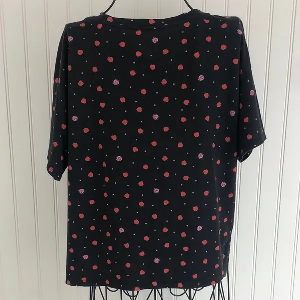 Uniqlo UT Disney Black and Red Snow White Poison Apple Tee Shirt - Image 3