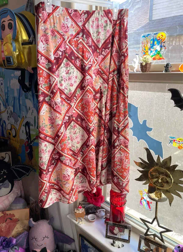 Y2K boho Luna Floral pink and red Patchwork midi skirt - Image 4