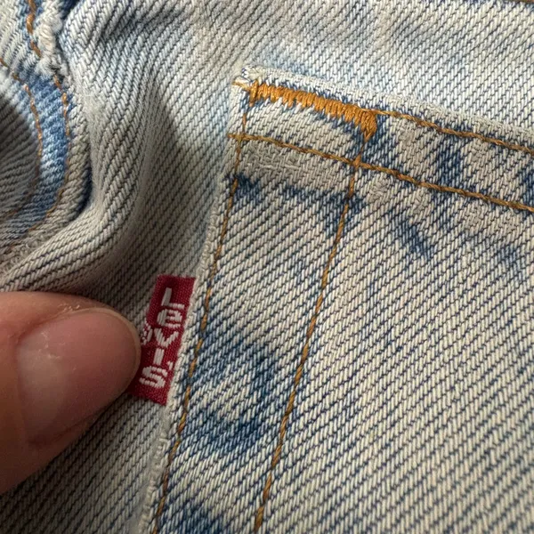 LEVI’S 550 Vintage 90s Light Wash Jeans - Image 6