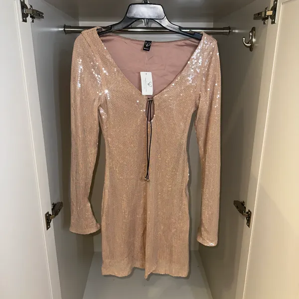 Windsor A Night Like This Sequin V-Neck Mini Dress - Image 4