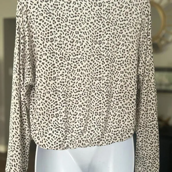 Heavenly By Victoria’s Secret Leopard Print Cozy Long Sleeve Lounge - Sz Medium - Image 3