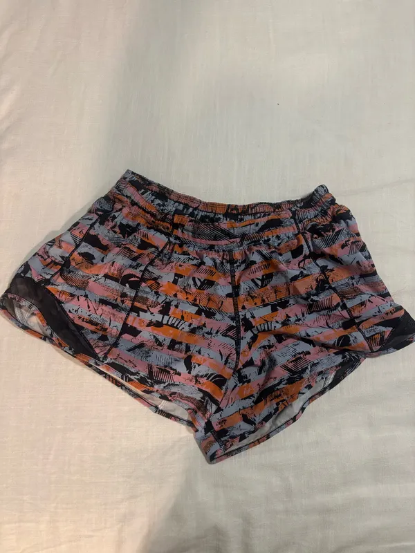 Hotty Lululemon Hot Shorts - Image 2