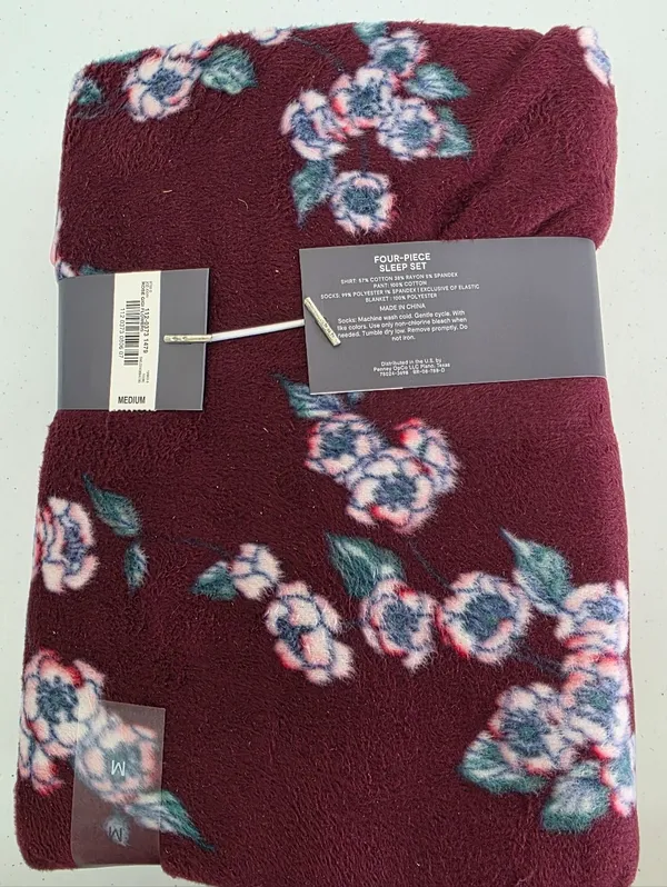 Liz Claiborne 4 Piece Pajama Set Burgundy Floral Print Blanket Socks Size Medium - Image 3
